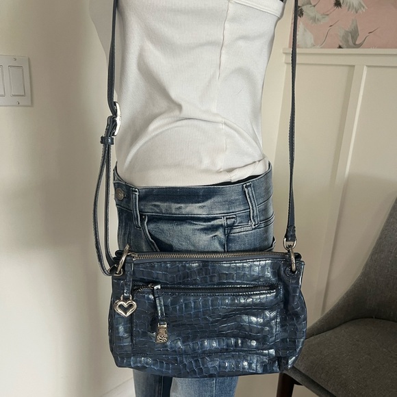 BRIGHTON Bria Croc Embossed midnight blue color CROSSBODY MESSENGER PURSE CLUTCH - Picture 1 of 11